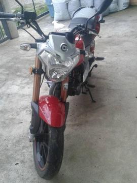 se vende moto rkv o se cambia x carro y se da diferencia