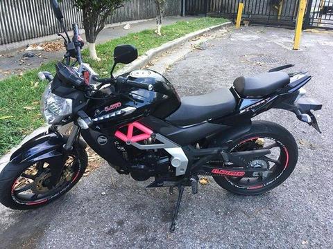 Vendo o Cambio Moto UM Xtreet 250cc año 2014