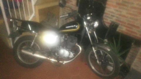 Moto Bera Leon