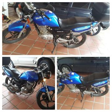 Moto En125 Suzuki