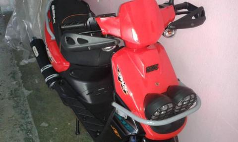 moto bera como nueva poco uso unico dueño color roja en buen precio