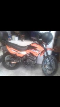 Moto Um 2013