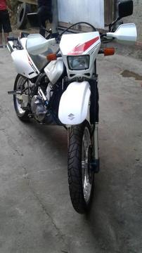 moto DR 650 suzuki