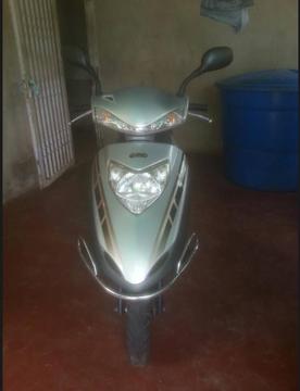 Vendo moto cardenal casi nueva