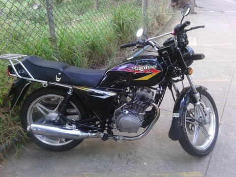 se vende moto hj