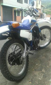 Dt Yamaha 175