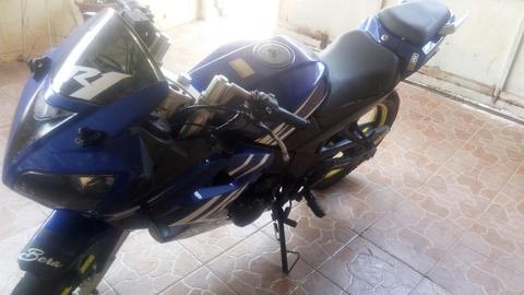 Vendo Moto R1 Bera