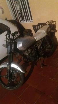 Vendo Moto Bera 200