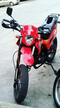 Moto Um Dsr 200