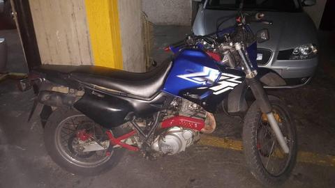 YAMAHA XT 600