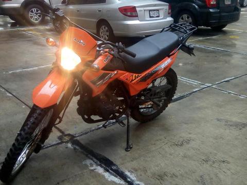 Moto Um Dsr 2013