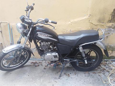 Moto Suzuki