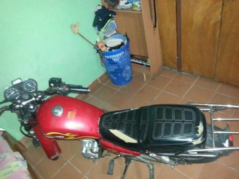 Vendo Moto en Excelente Condiones Opera