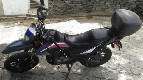 Vendo Moto TX AÑO 2013