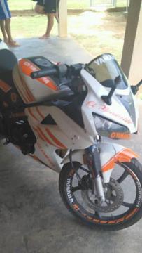 VENDO MOTO R1 EN MUY BUENAS CONDICIONES