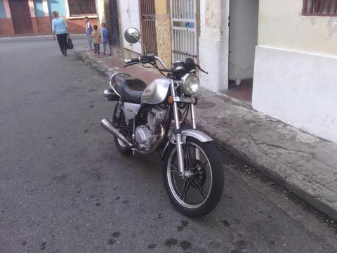 Vendo Moto Bera 200