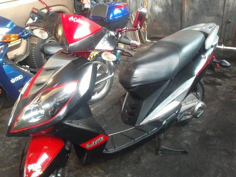 Vendo o cambio UM MATRIX por moto mas pequeña