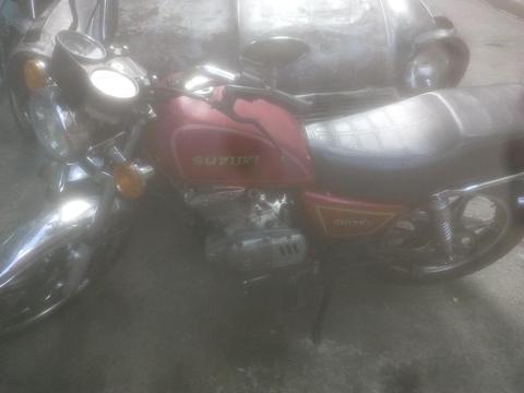 VENDO MOTO SUZUKI