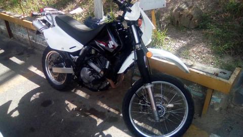 Suzuki DR 650 ao 2009