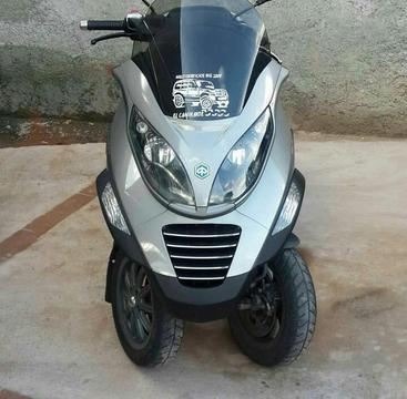 SE VENDE PIAGGIO MP3 2009