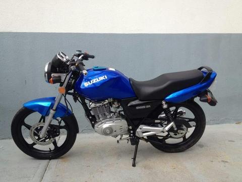 Moto Suzuki En125-2a