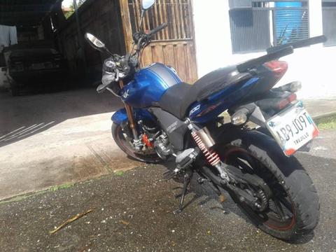 SE VENDE MOTO