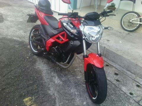 Moto Um Street