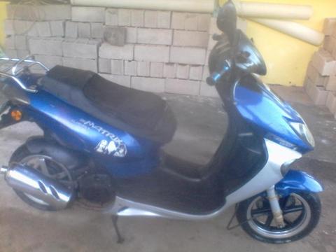 Se vende matrix 2012