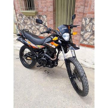 Vendo impecable um dsr 2014