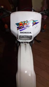Hermosa Moto Honda XLR