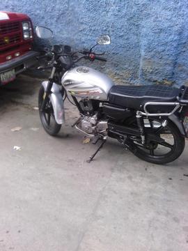 Se vende moto bera 2013