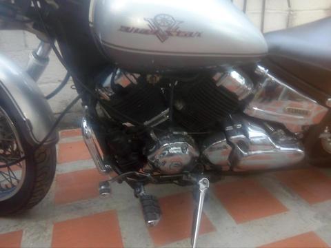 SE VENDE MOTO DRAGS STAR 2002