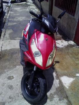 vendo mi moto bera corvet año 2013